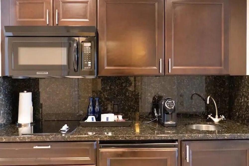 Private Residences at the Atlantic Resort and Spa photo 50