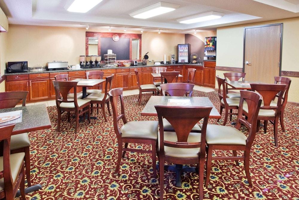 University Inn photo 12