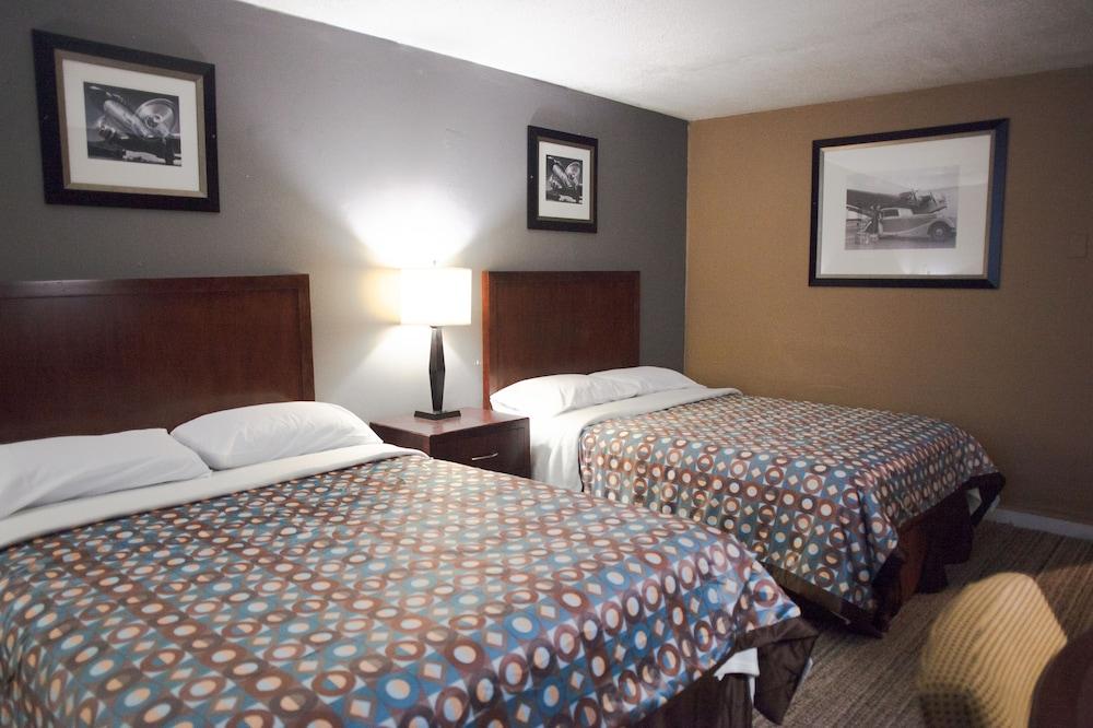 Arrowhead Inn photo 9