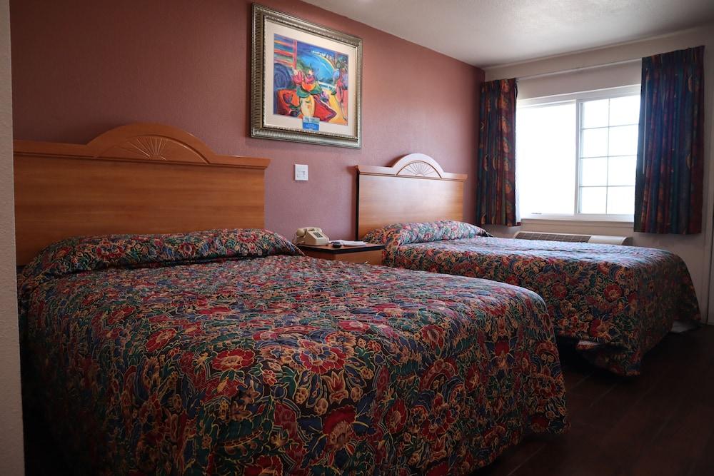Capri Motel photo 7
