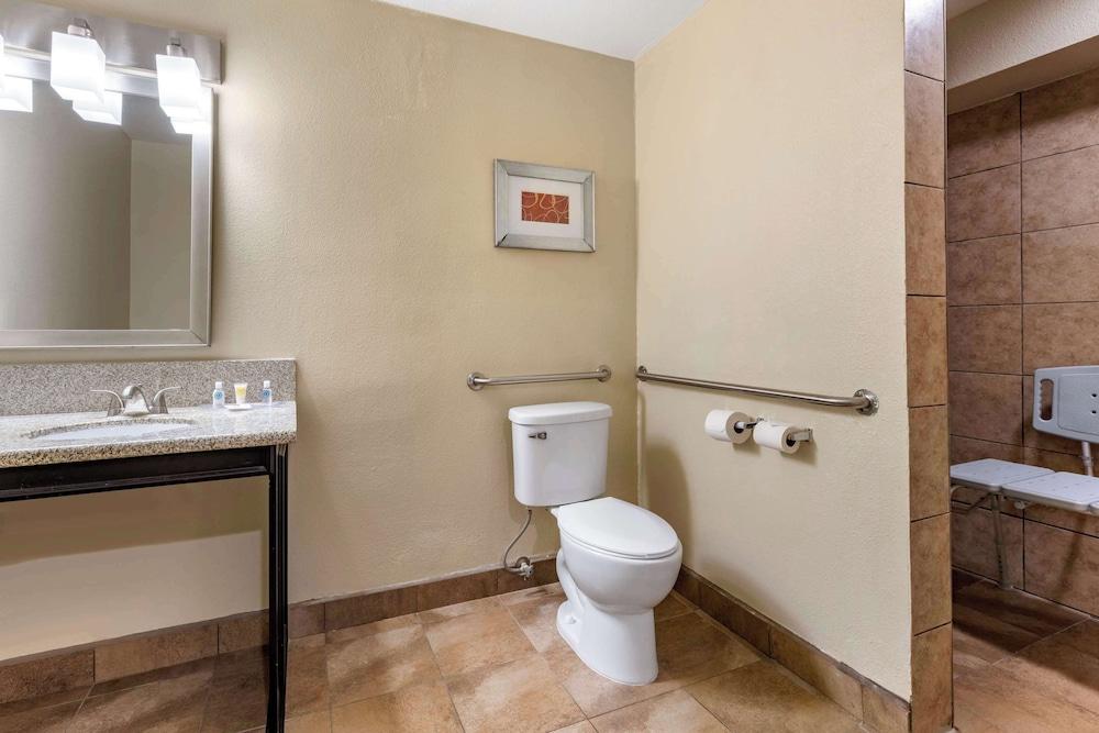 Comfort Suites San Clemente Beach photo 33