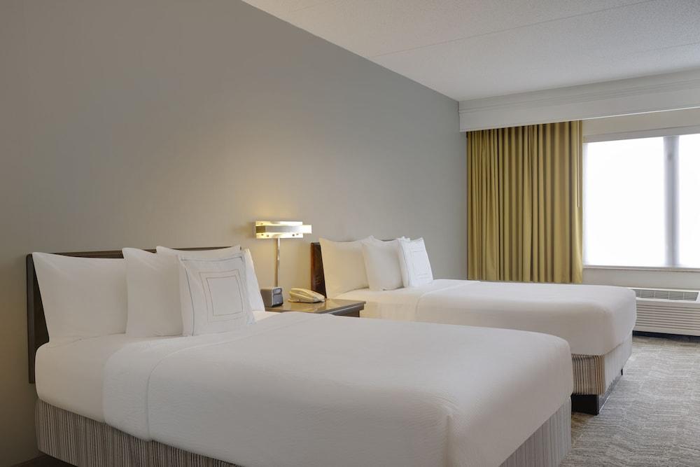 SpringHill Suites by Marriott Newark Liberty International photo 5