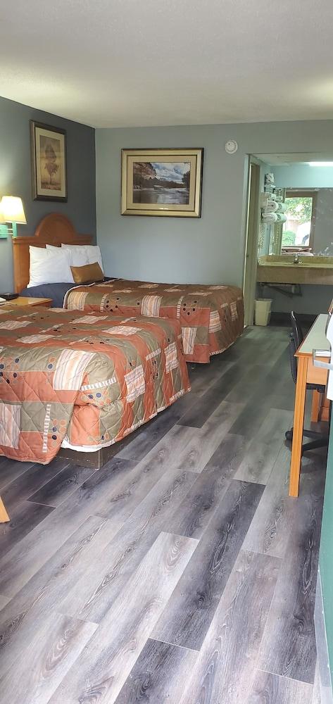 Palmetto Inn photo 28
