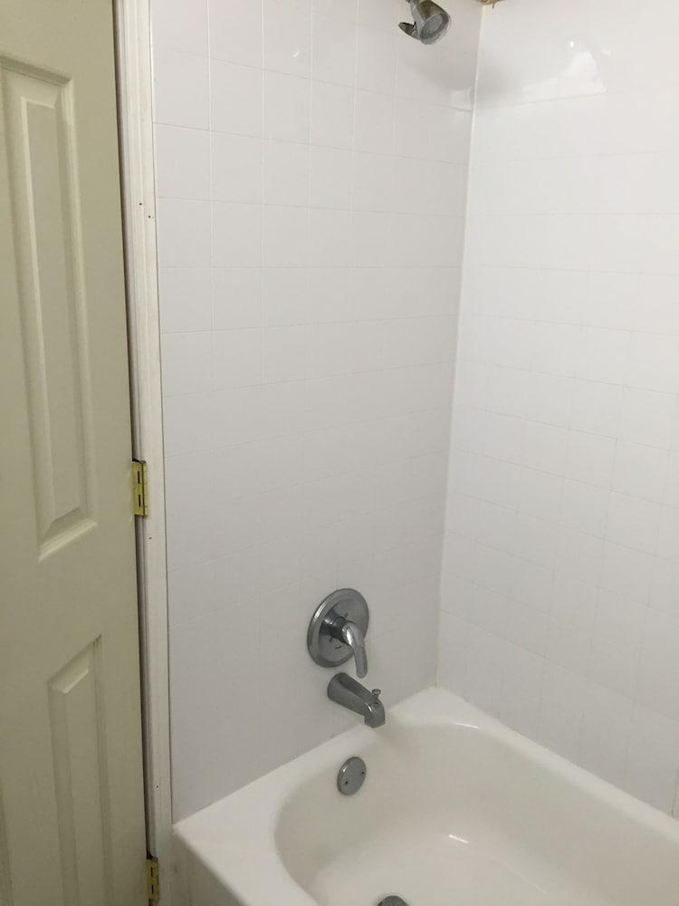 Town and Country Motel photo 18