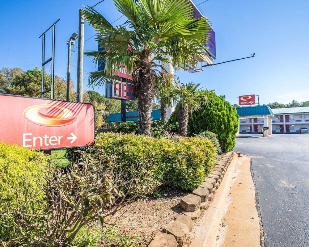 Econo Lodge McDonough South photo 29