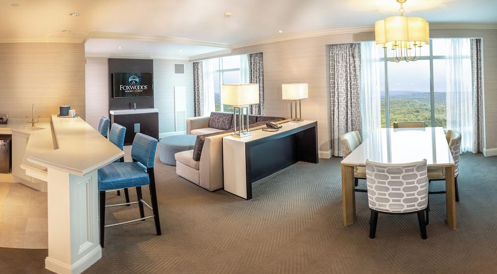 Grand Pequot Tower at Foxwoods photo 24