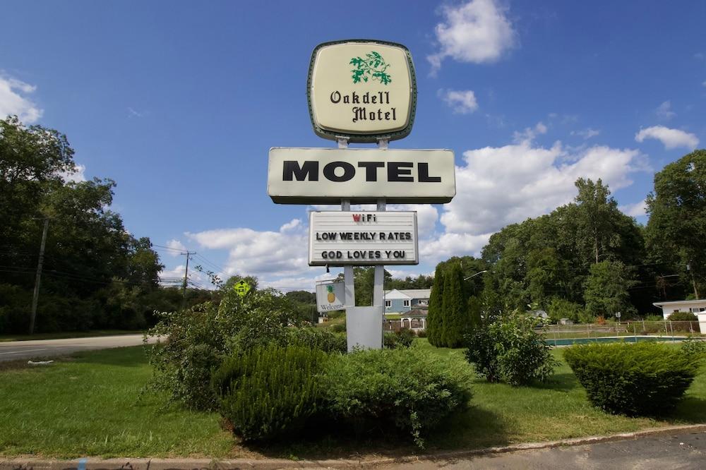 Oakdell Motel photo 35