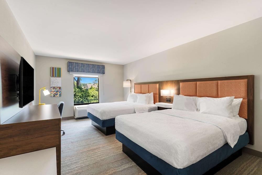 Hampton Inn Milford photo 53