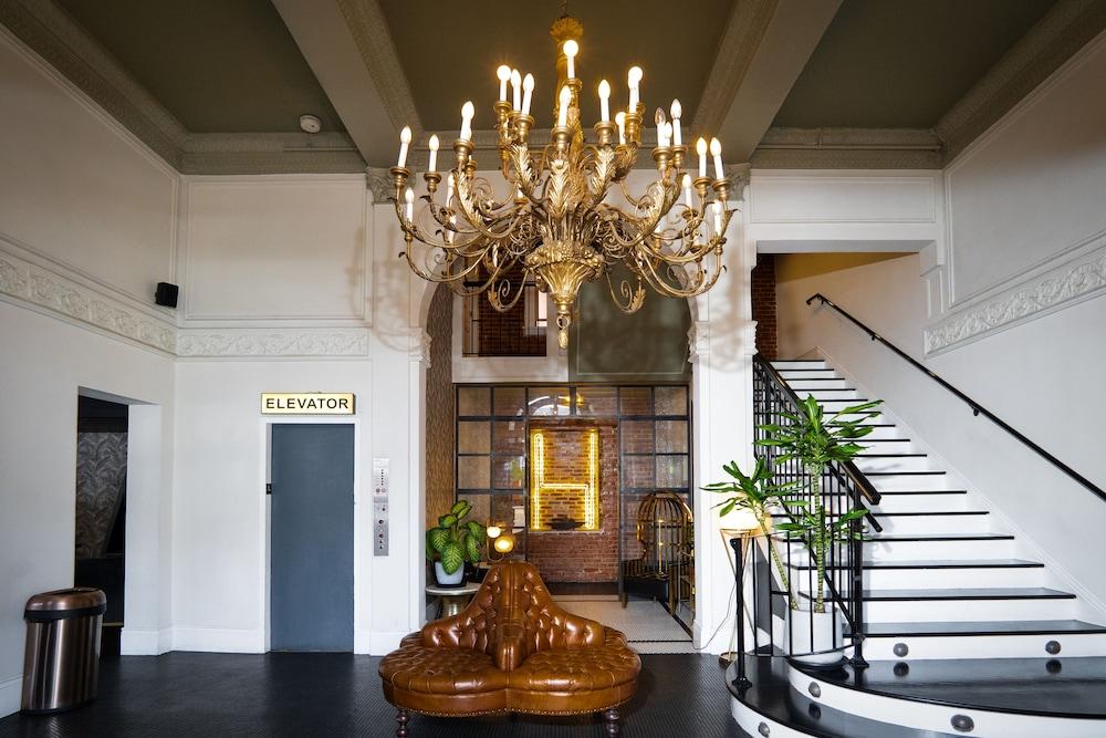 H Hotel photo 7