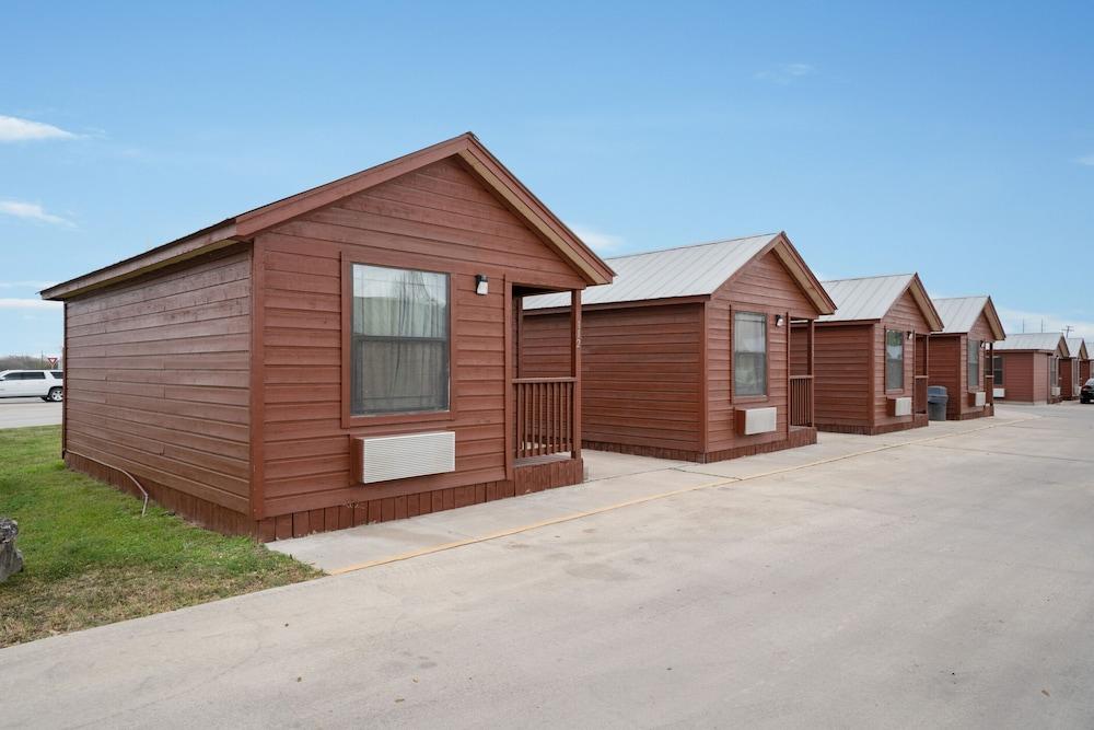 Hotel Kenedy Downtown - US 181 — hotel in Kenedy