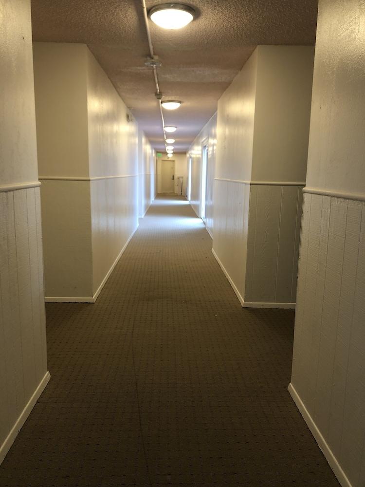 Val-U Inn photo 14