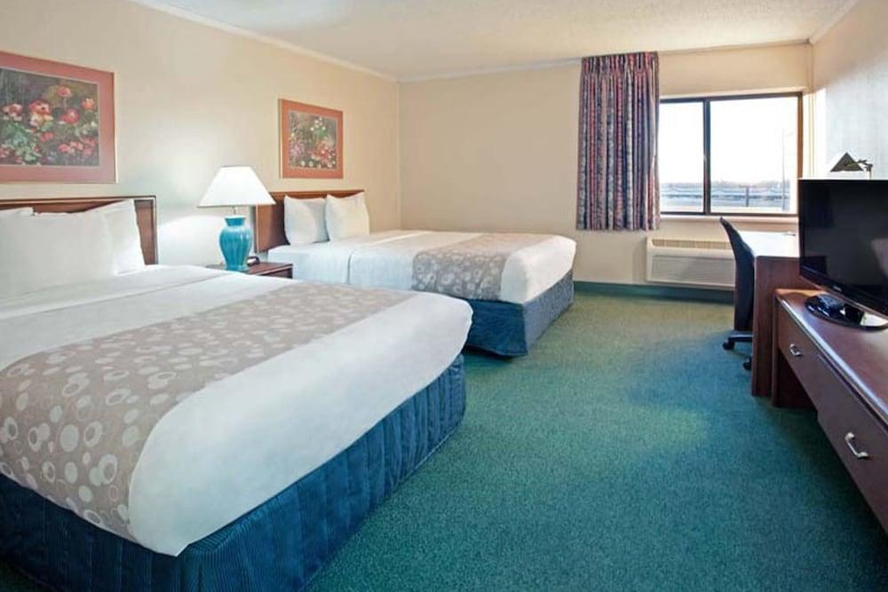 Norwood Inn & Suites by BlissPoint Post Rd Indianapolis photo 7