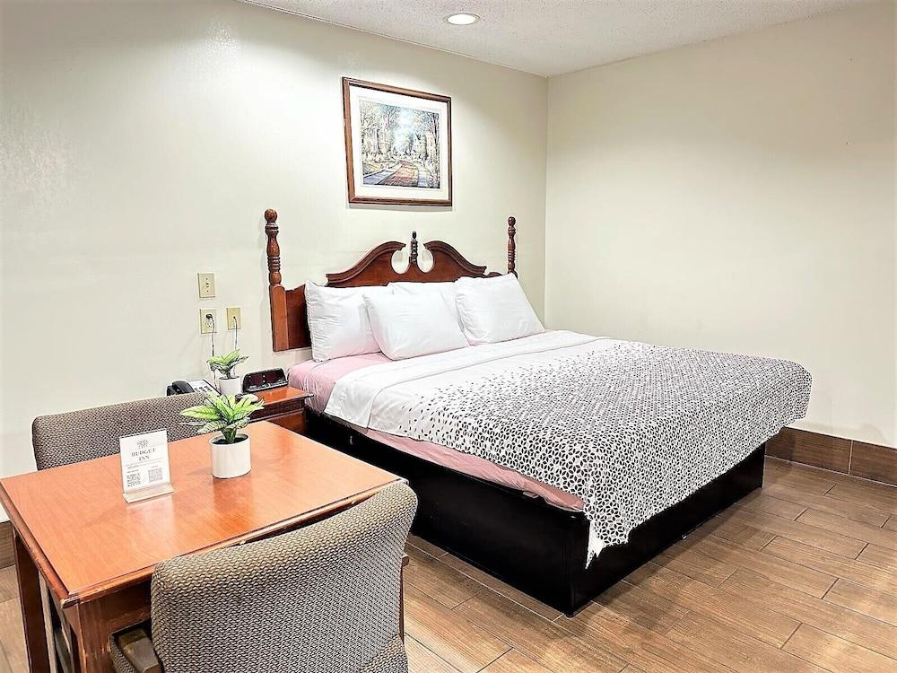 Budget Inn photo 9