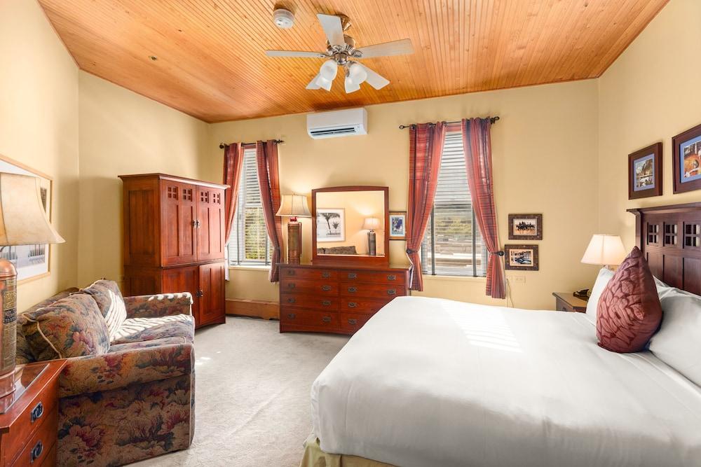 Independence Square Lodge by Frias photo 45