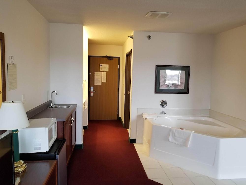 Bilmar Inn & Suites by Hotel O Hwy 77 photo 20