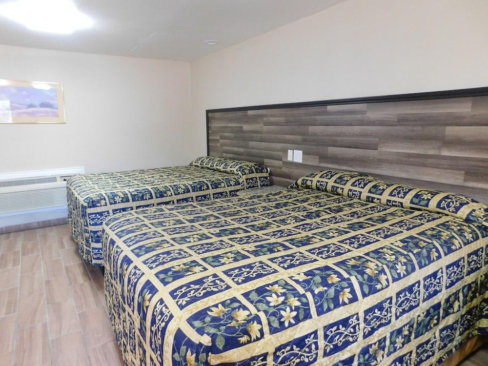 Hillcrest Motel photo 8