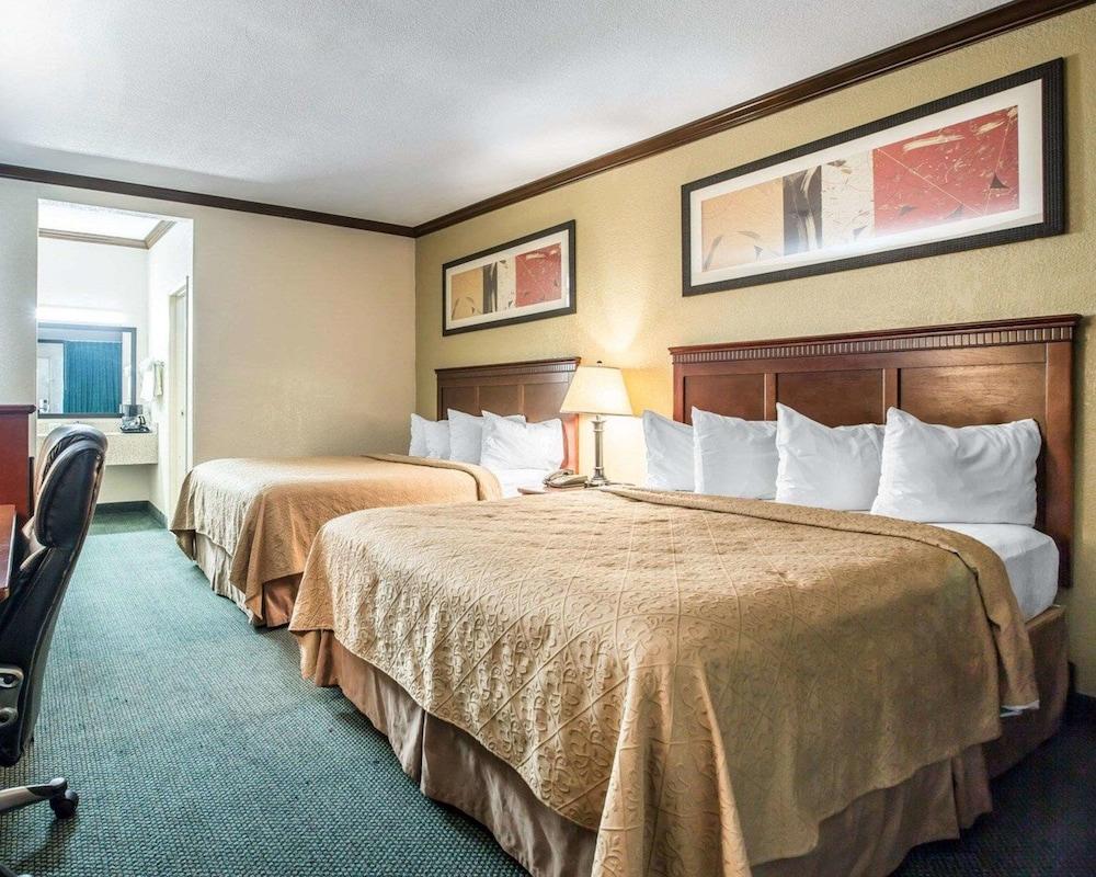 Quality Inn San Diego I-5 Naval Base photo 31