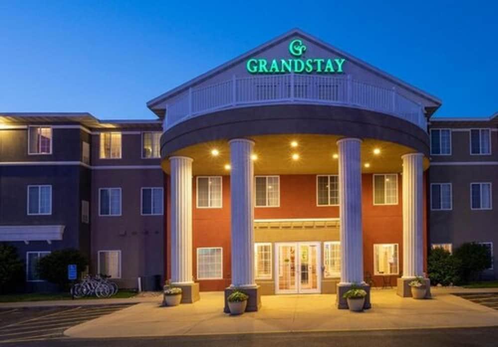 GrandStay Hotel & Suites photo 42