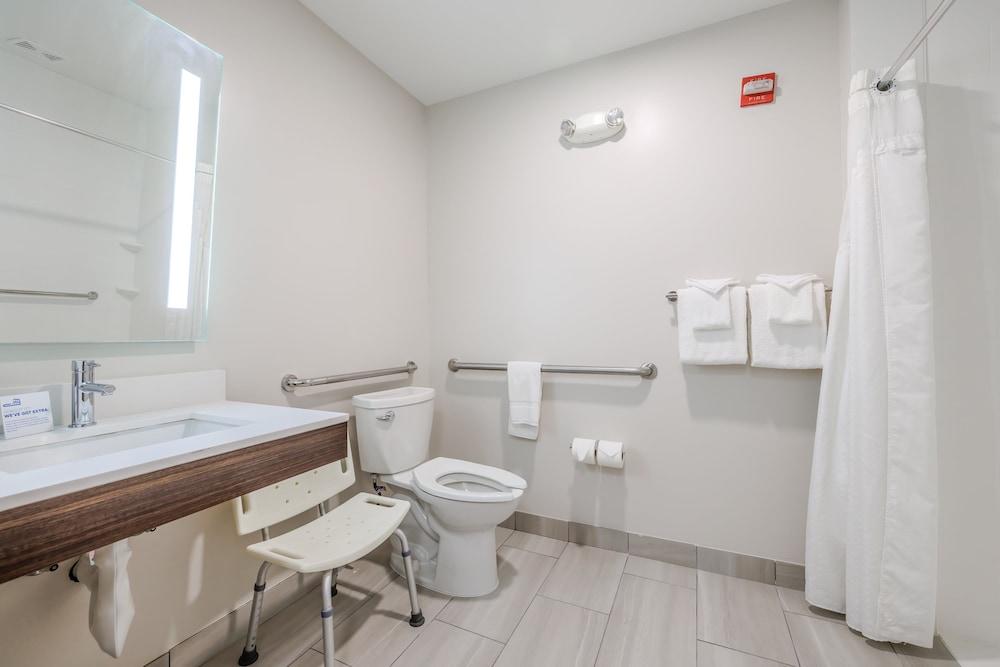 Holiday Inn Express & Suites Zion by IHG photo 42