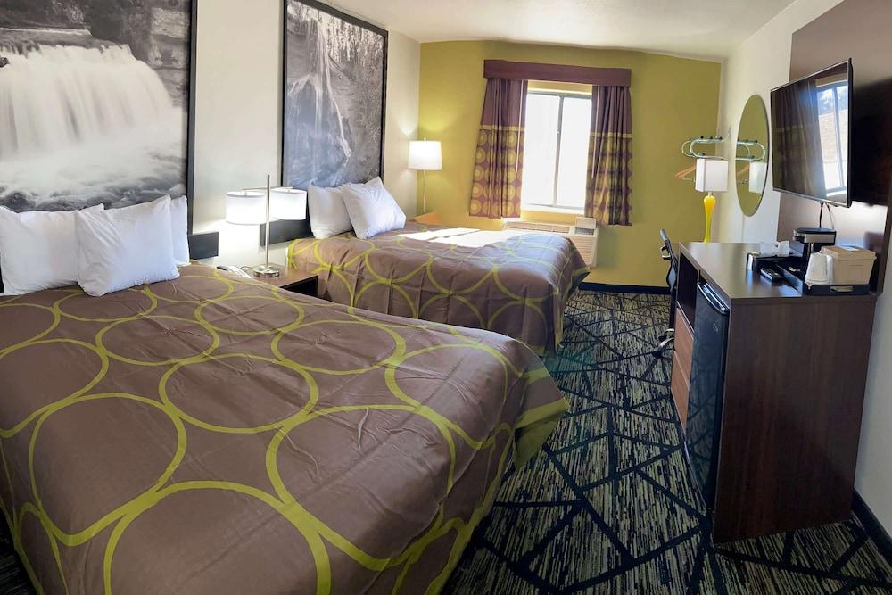 Super 8 by Wyndham York NE photo 18