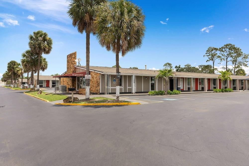 Super 8 by Wyndham Kissimmee/Orlando photo 51