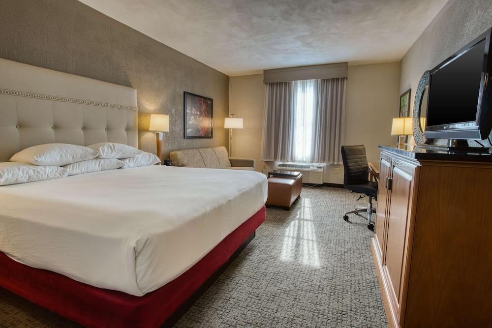Drury Inn & Suites Near La Cantera Parkway photo 32
