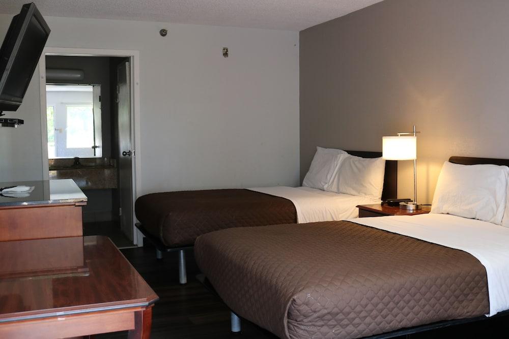 Rodeway Inn Brooklawn photo 9