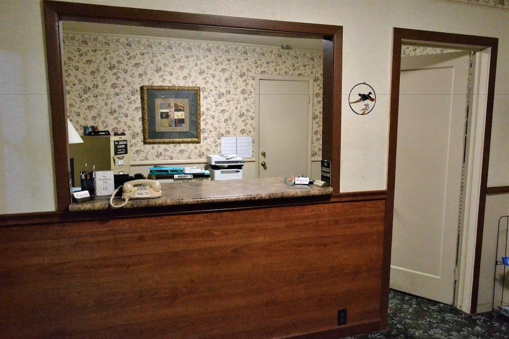 Innkeeper Motel photo 71