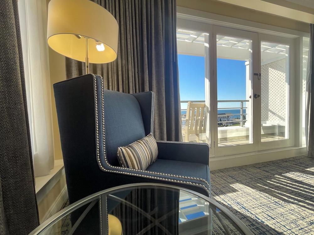 Water's Edge Resort & Spa photo 22