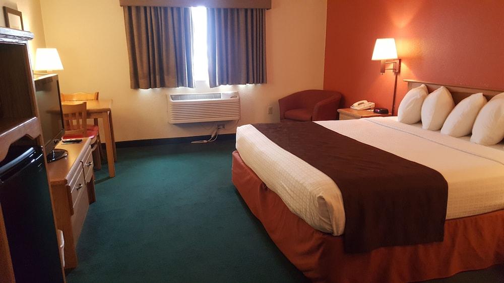 Holiday Inn Express Garden City East by IHG photo 8