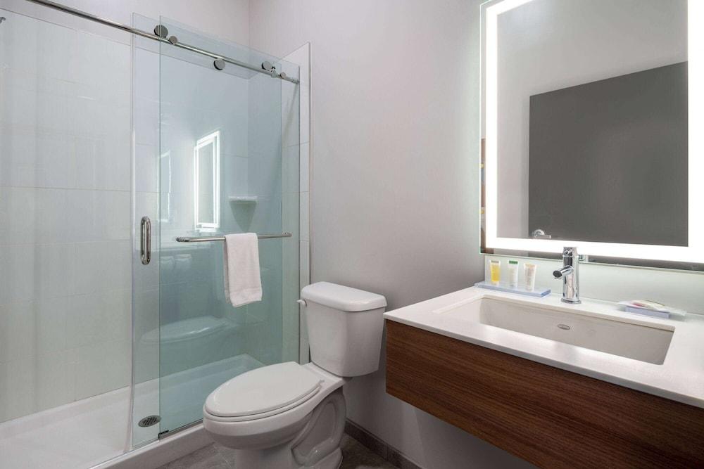 Microtel Inn & Suites by Wyndham Winchester photo 18