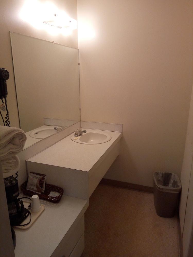 Willard Country Inn photo 23