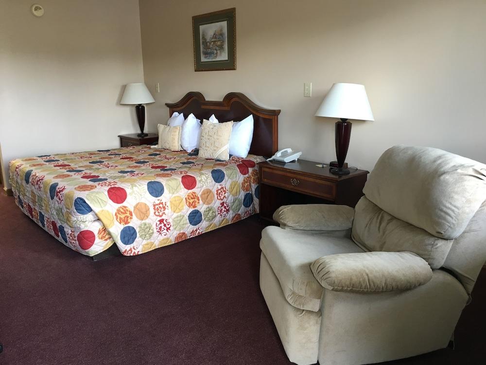 Colonial Inn photo 16