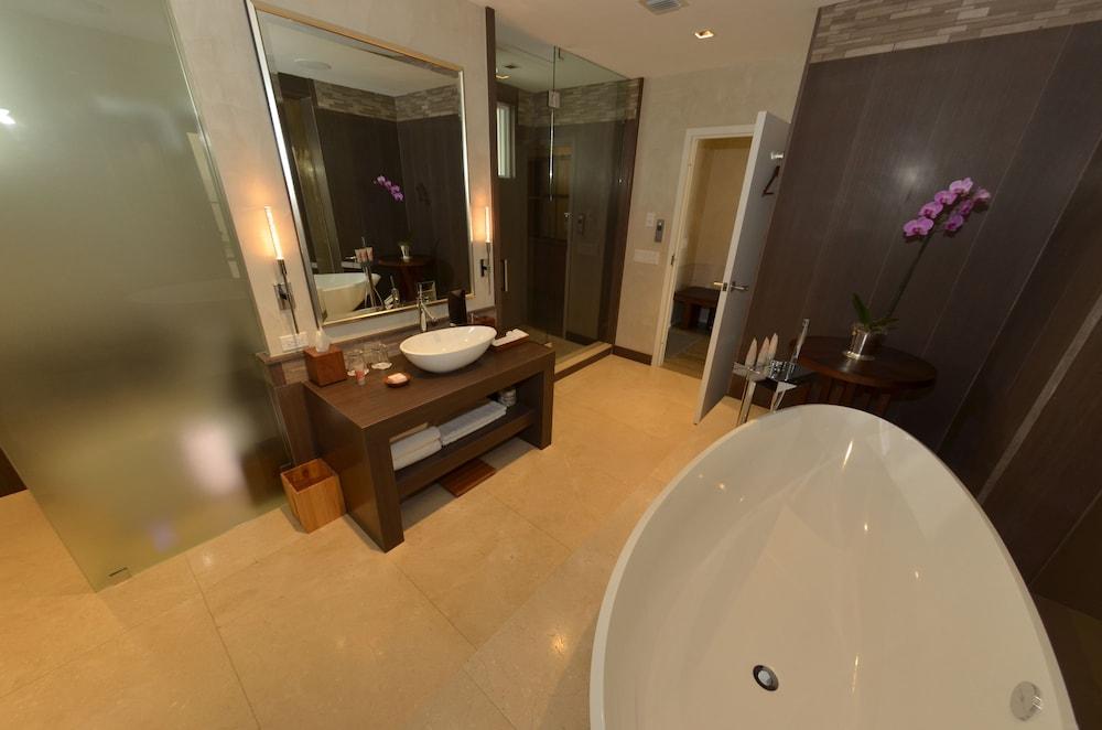 Royal Blues Hotel photo 14