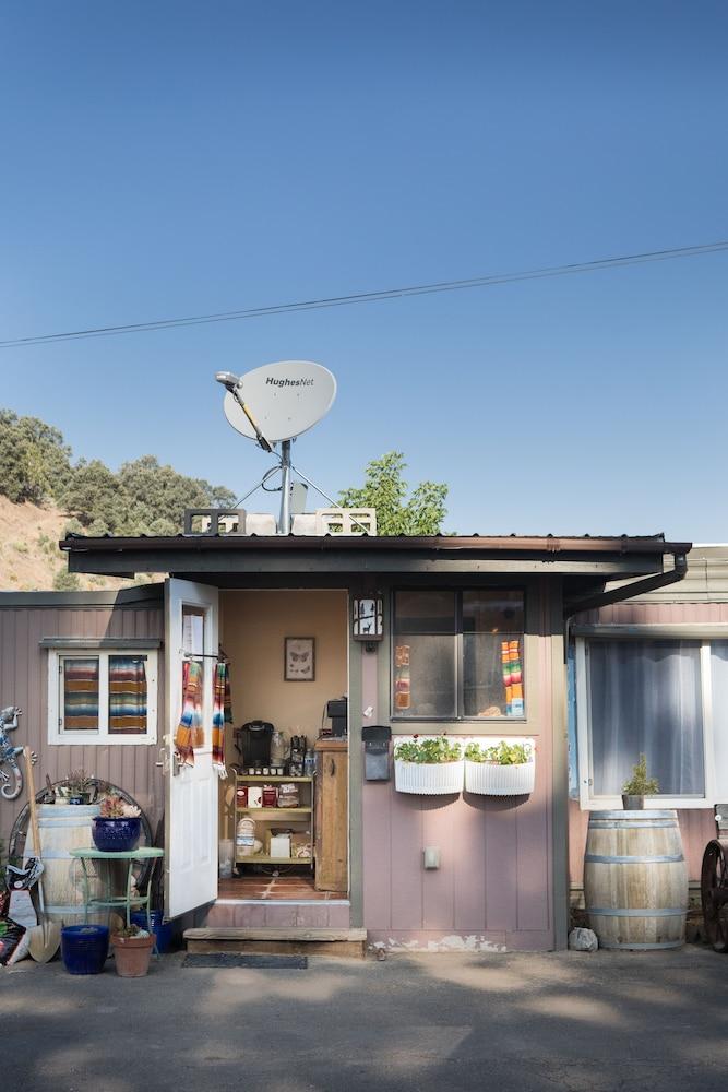 Cozy Mountain Motel  photo 6