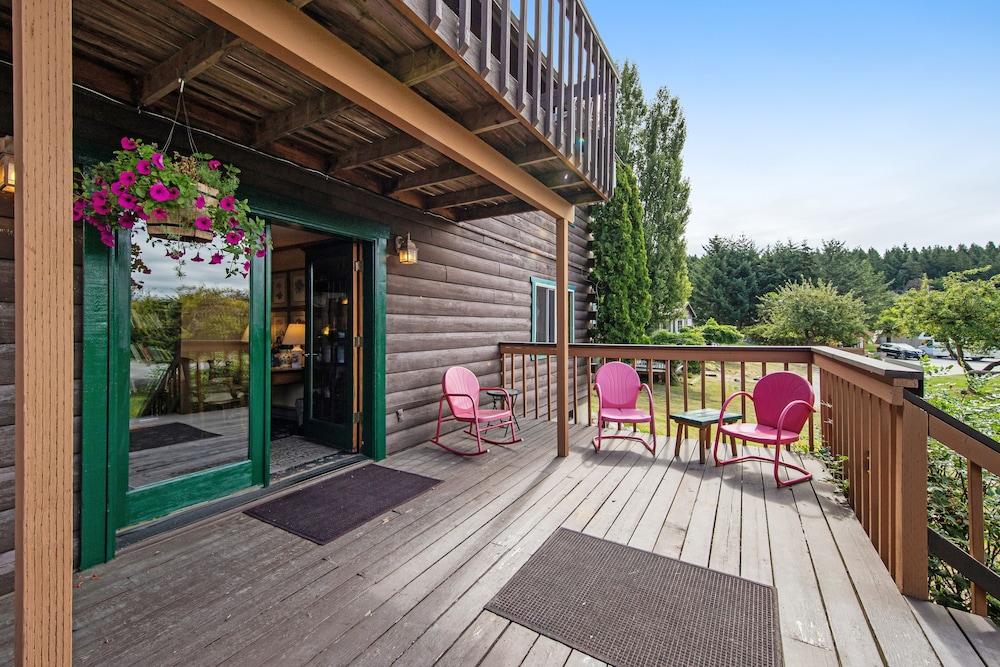 Deer Harbor Inn photo 52