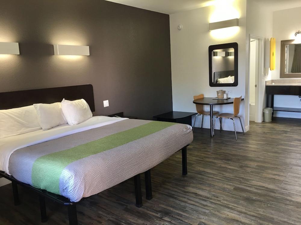 Studio Suites Extended Stay Chattanooga TN photo 2