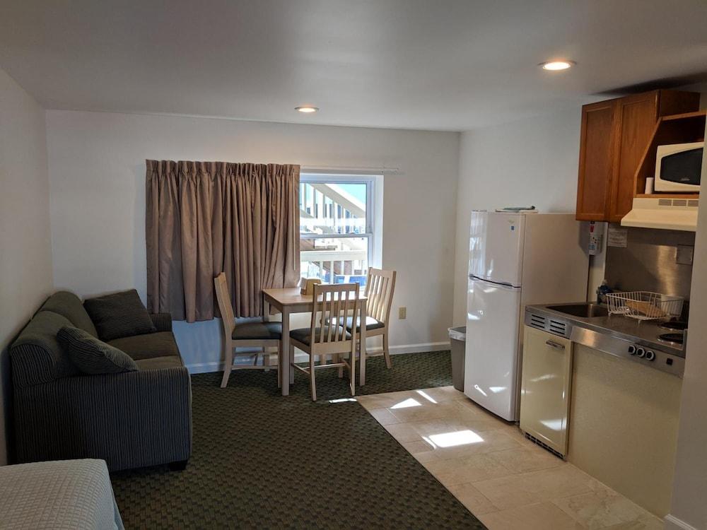 Crystal Sands Motel photo 50