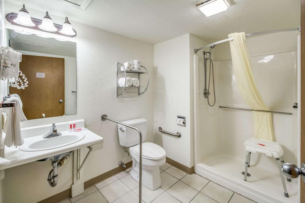 Econo Lodge Custer - Crazy Horse Area photo 16