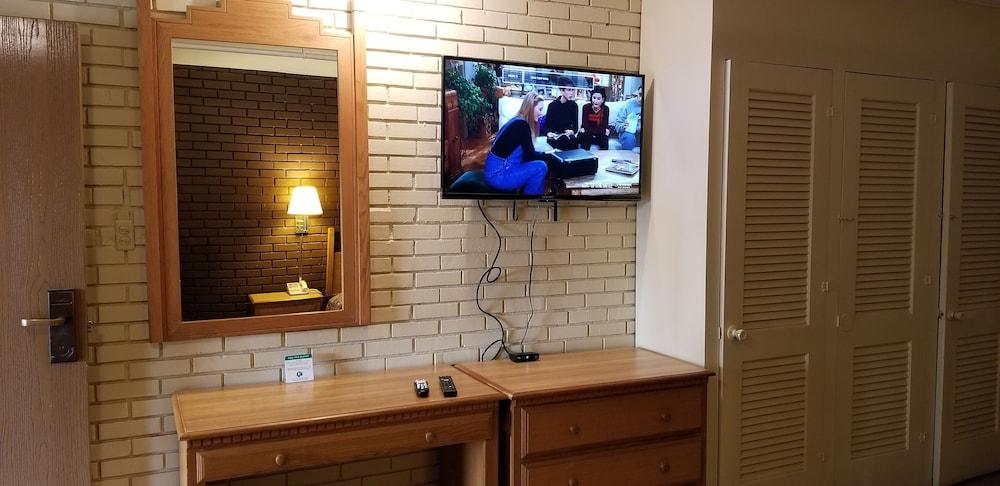 Americas Premier Inn photo 10
