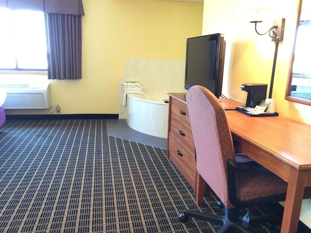 Quality Inn & Suites Harrington - Milford photo 34