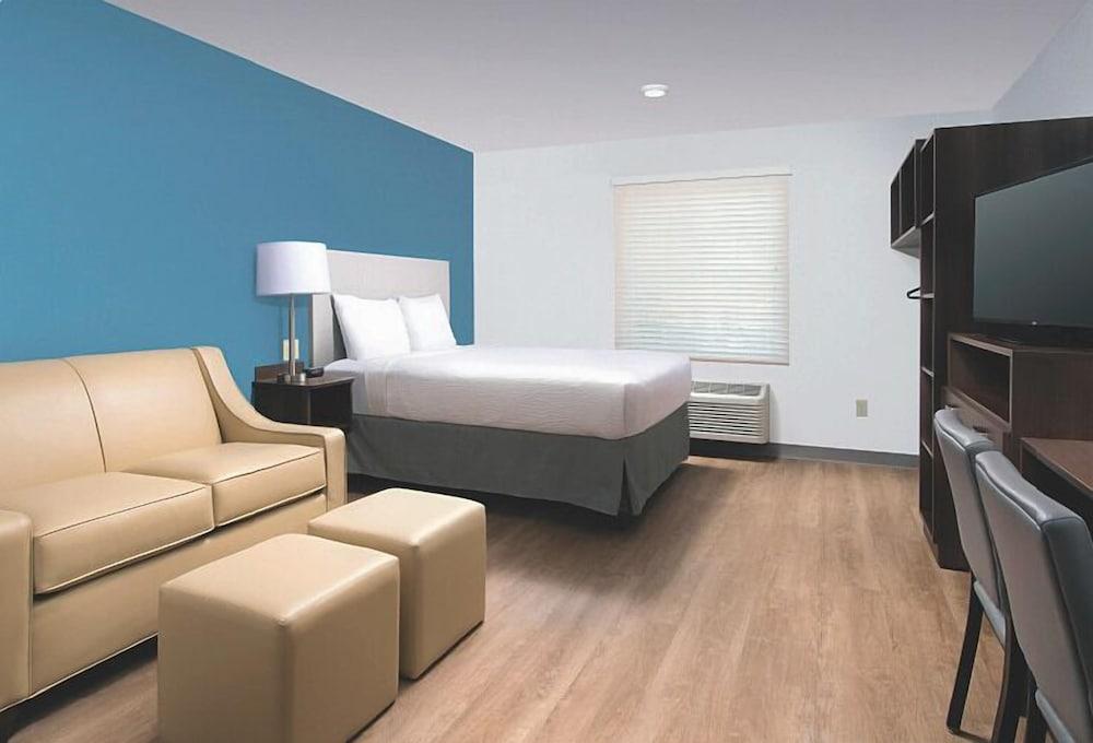 Woodspring Suites Rochester Greece photo 3