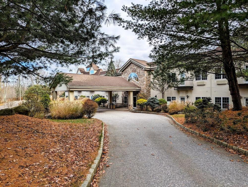 The Willowbrook Golf Hotel At Split Rock photo 1