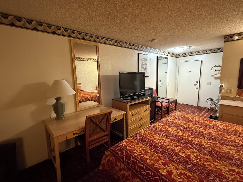 New Budget Inn photo 9