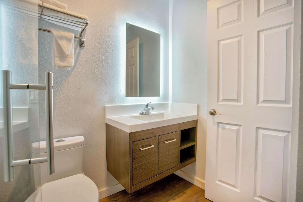 Studio 6 Suites Albany, OR photo 21