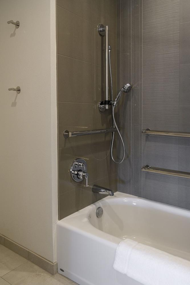 Hyatt Place Indianapolis / Fishers photo 57