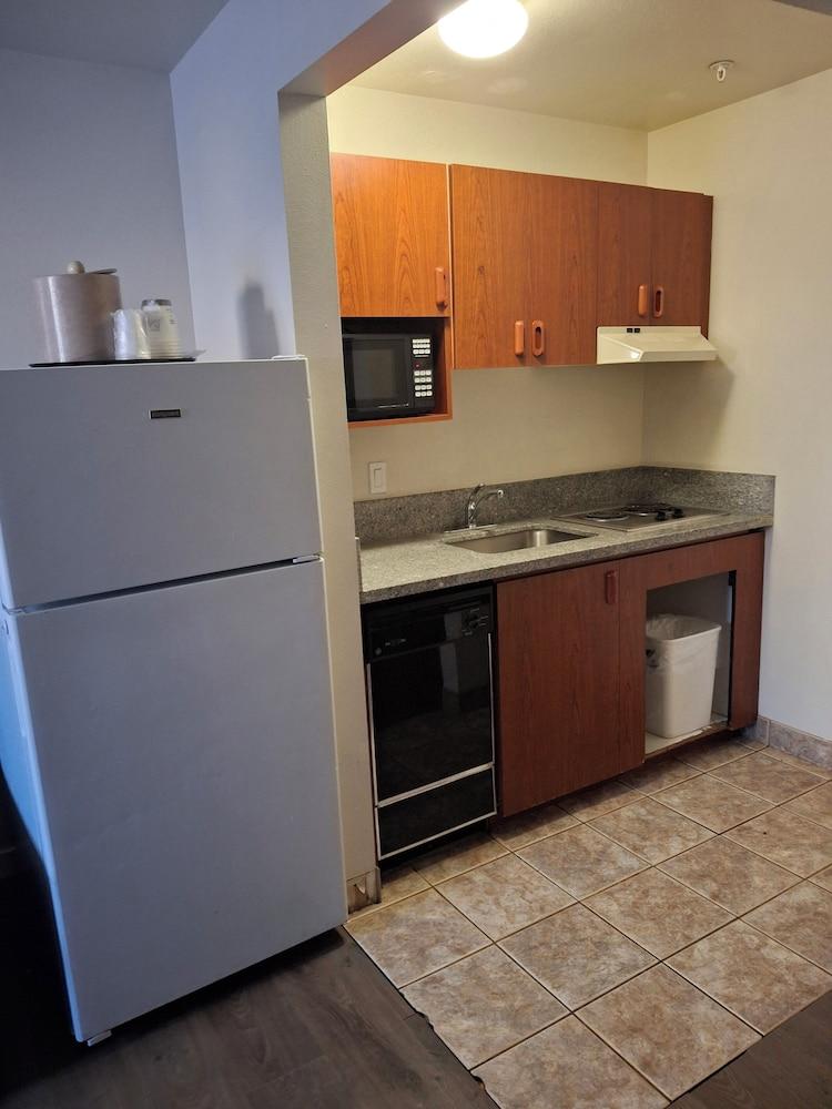Toppenish Inn and Suites photo 20