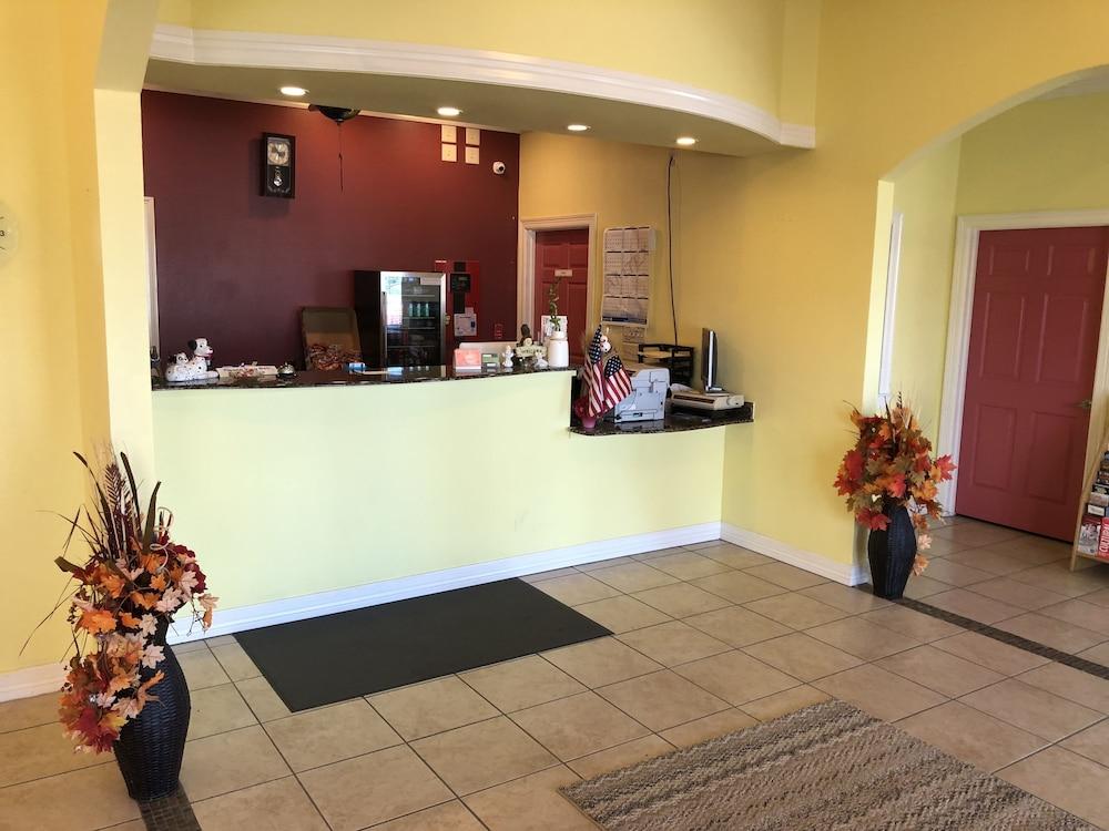 Whitesboro Inn & Suites photo 29