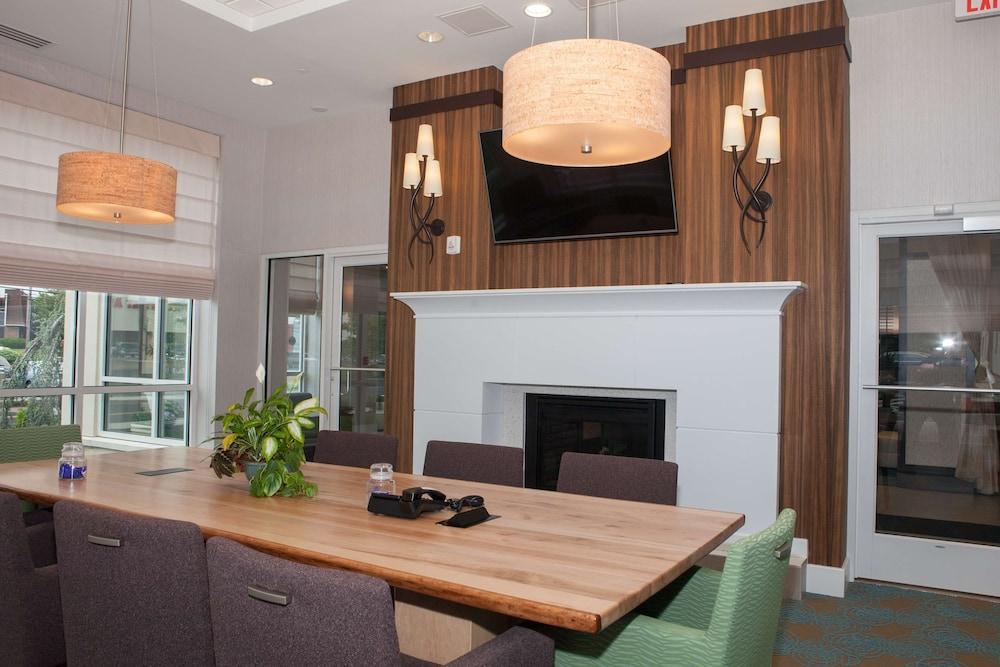 Hilton Garden Inn Springfield photo 2