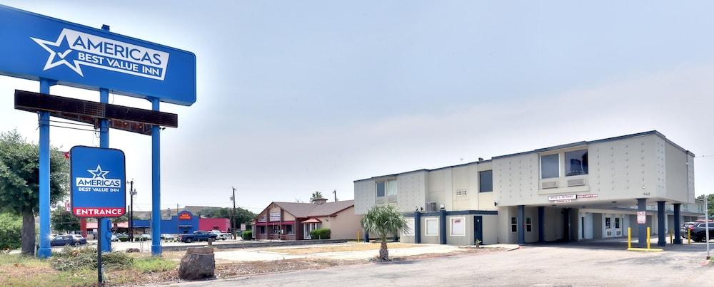 Americas Best Value Inn San Antonio Airport South photo 1